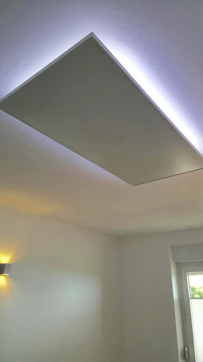 Infrarotheizung deckenmontiert zusammen mit LED-Beleuchtung, Slowenien
